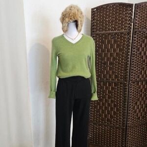 100% Pure Cashmere Green V-Neck Sweater Soft Minimalist Knit